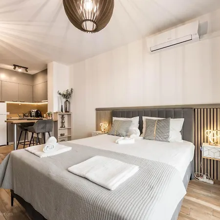 Azur Apartament *